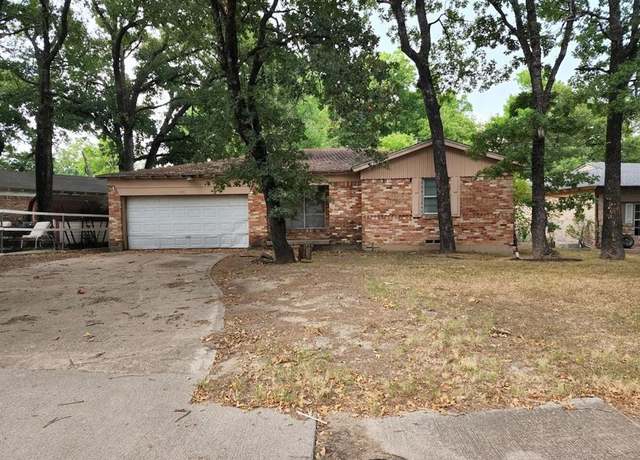Property at 310 Old Mill Ln, Dallas, TX 75217, 3 beds, 2 baths