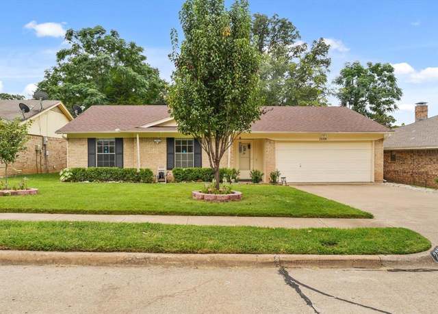 Property at 2608 Marta Dr, Irving, TX 75060, 3 beds, 2 baths
