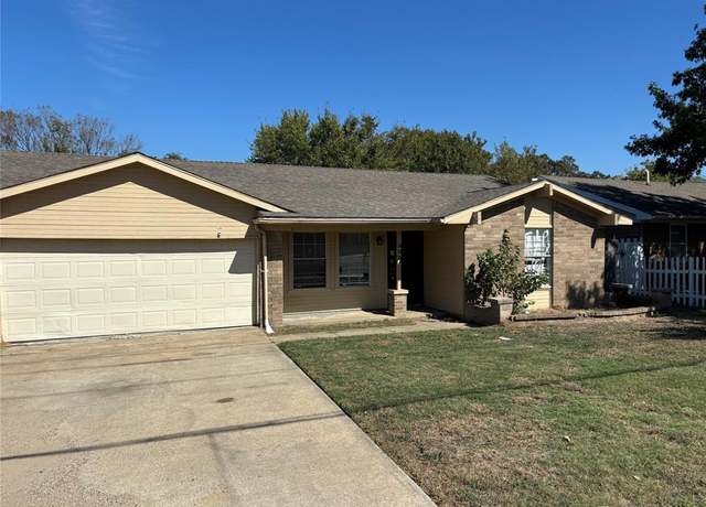 Property at 503 S Kaufman St, Seagoville, TX 75159, 4 beds, 2 baths