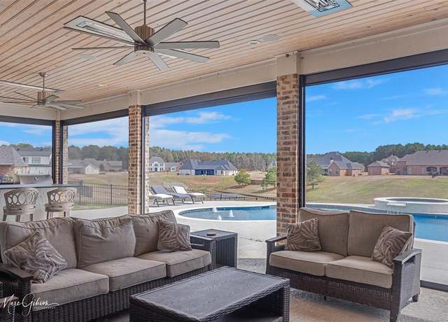 Property at 1245 Big Pine Key Ln, Benton, LA 71006, 4 beds, 4.5 baths