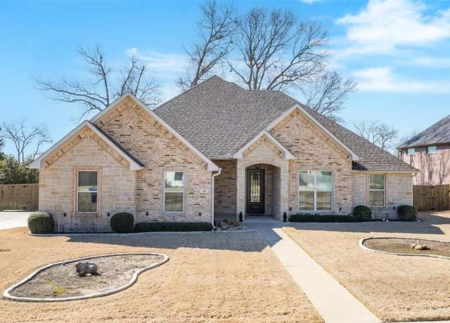 Property at 104 Nathan Dr, Chandler, TX 75758, 4 beds, 2 baths