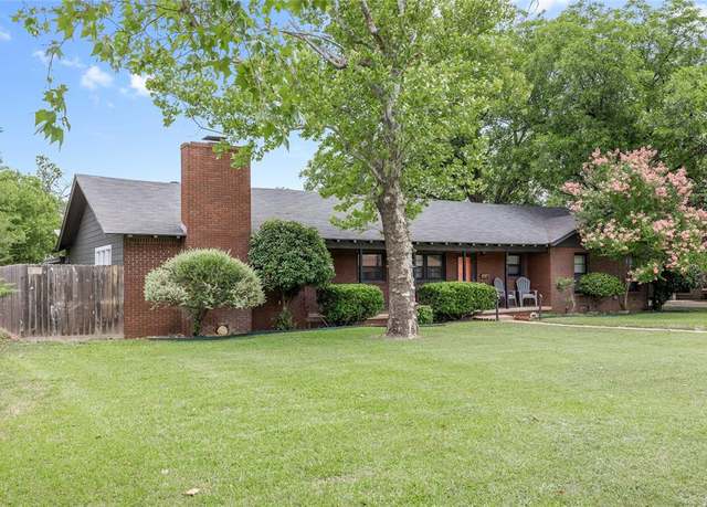 Property at 2202 Belmeade Ave, Brownwood, TX 76801, 4 beds, 3 baths