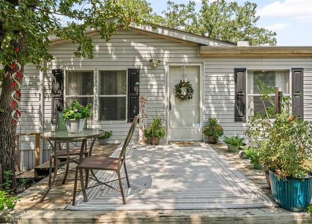 Property at 402 Silver Acres Rd, Azle, TX 76020, 3 beds, 3 baths