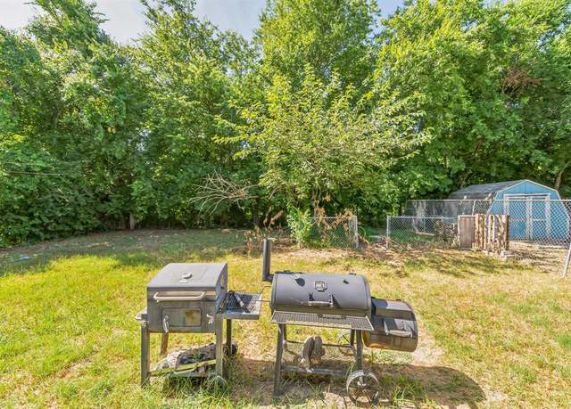 Property at 3612 Arnold Dr, Fort Worth, TX 76140, 3 beds, 2 baths