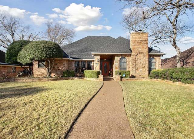 Property at 3113 Oakdale Dr, Hurst, TX 76054, 4 beds, 2.5 baths