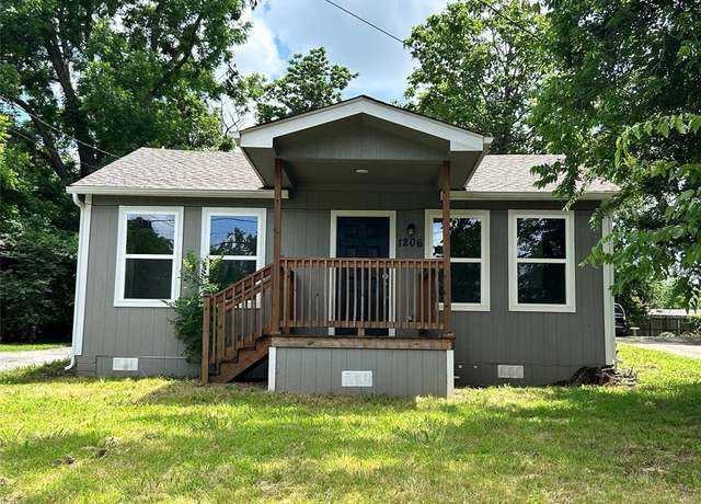 Property at 1206 W Hanna St, Denison, TX 75020, 3 beds, 2 baths