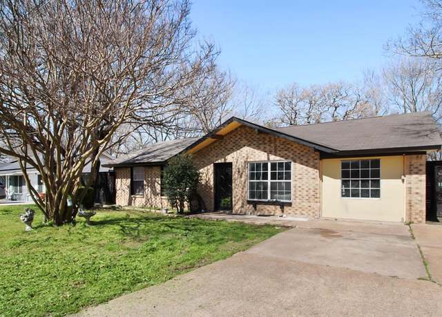 Property at 114 W Adkins St, Seagoville, TX 75159, 4 beds, 2 baths