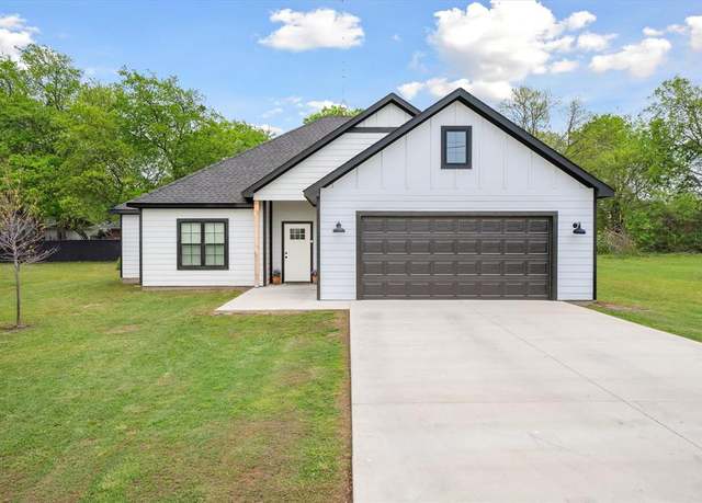 Property at 104 Boone St, Edgewood, TX 75117, 3 beds, 2 baths