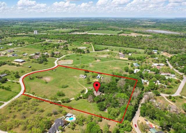 Property at 3048 N Trinity Rd, Denton, TX 76208, 4 beds, 3.5 baths
