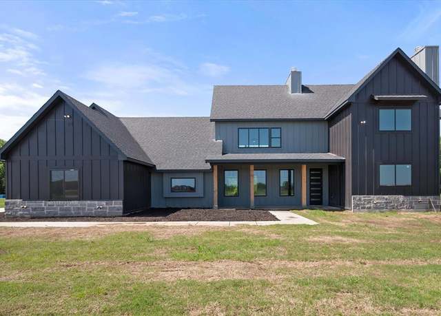 Property at 116 Polaris Dr, Corsicana, TX 75109, 5 beds, 3.5 baths
