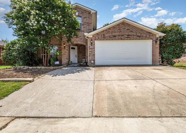 Property at 1612 Thornhill Ln, Little Elm, TX 75068, 4 beds, 2.5 baths