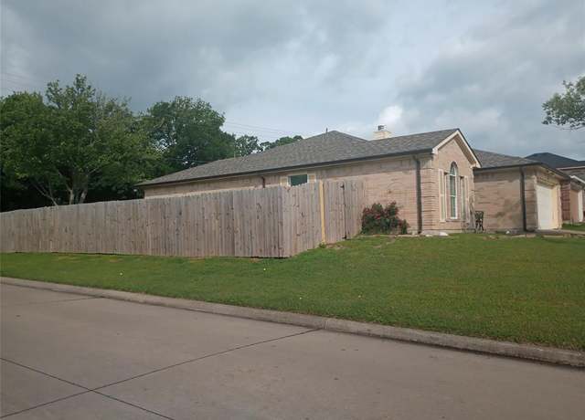 Property at 101 Jackson Dr, Terrell, TX 75160, 3 beds, 2 baths