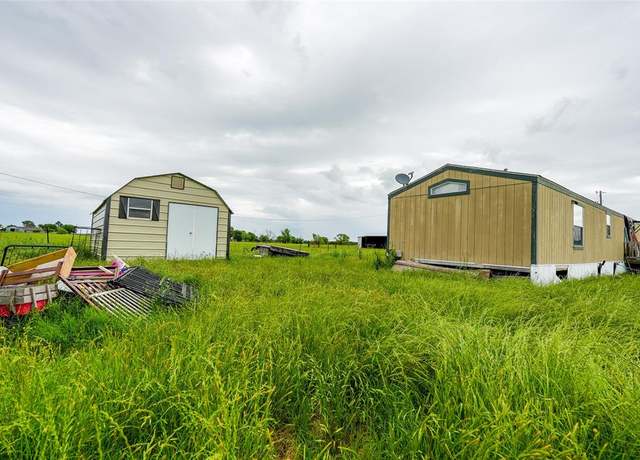 Property at 8031 County Road 147, Kaufman, TX 75142, 3 beds, 2 baths