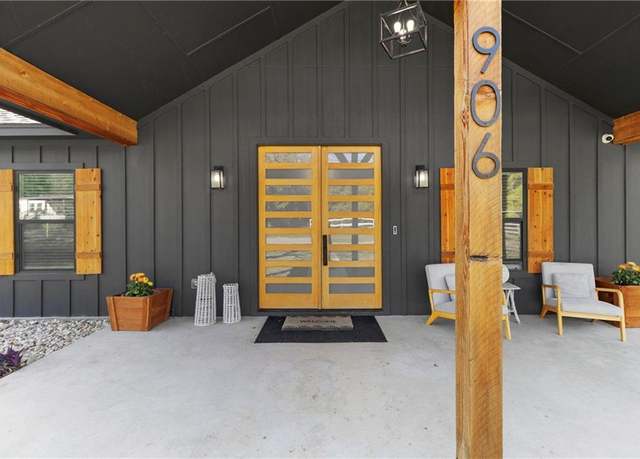 Property at 906 S 3rd St, Valley Mills, TX 76689, 4 beds, 3 baths