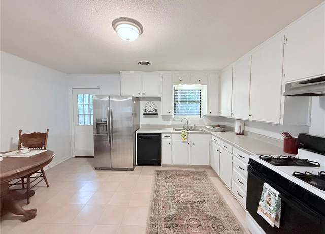 Property at 152 N Imperial Dr, Denison, TX 75020, 3 beds, 1.5 baths