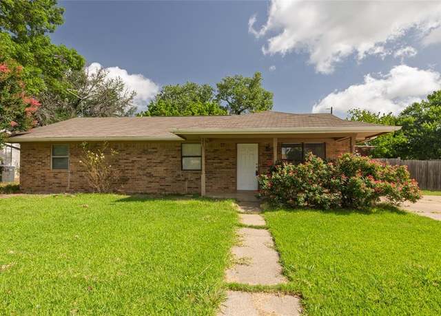 Property at 311 Denton Ct, Collinsville, TX 76233, 3 beds, 2 baths