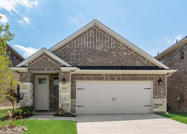 Property at 1112 Redcoat Dr, Forney, TX 75126, 4 beds, 2.5 baths