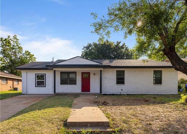 Property at 2009 Broadway St, Waco, TX 76704, 4 beds, 2.5 baths