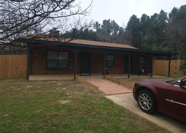 Property at 3929 San Saba St, Athens, TX 75752, 3 beds, 1.5 baths
