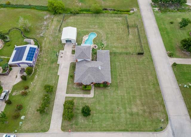 Property at 605 Lakeridge Dr, Lavon, TX 75166, 4 beds, 2 baths