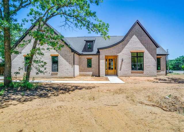 Property at 407 Baldwin Dr, Joshua, TX 76058, 4 beds, 2 baths