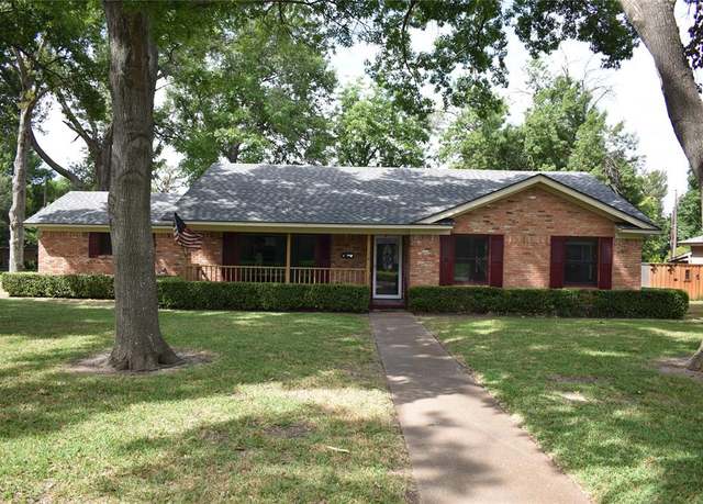 Property at 500 Riggs Cir, Mesquite, TX 75149, 3 beds, 2 baths