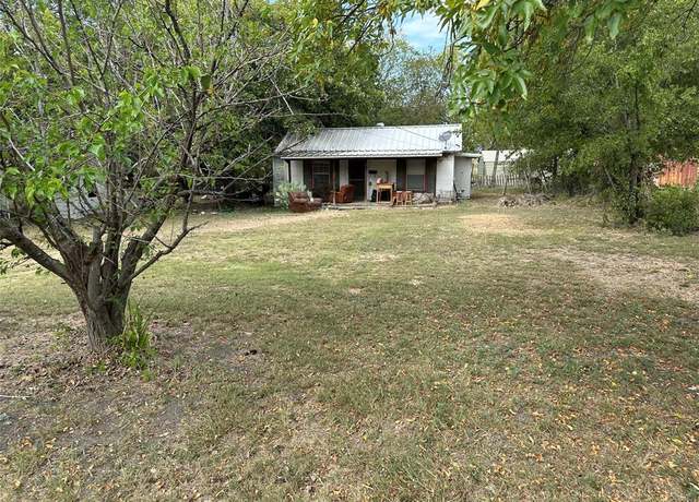 Property at 217 E 2nd St, Ferris, TX 75125, 2 beds, 1 bath