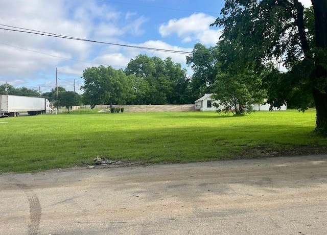 Property at 3211 Bernal Dr, Dallas, TX 75212