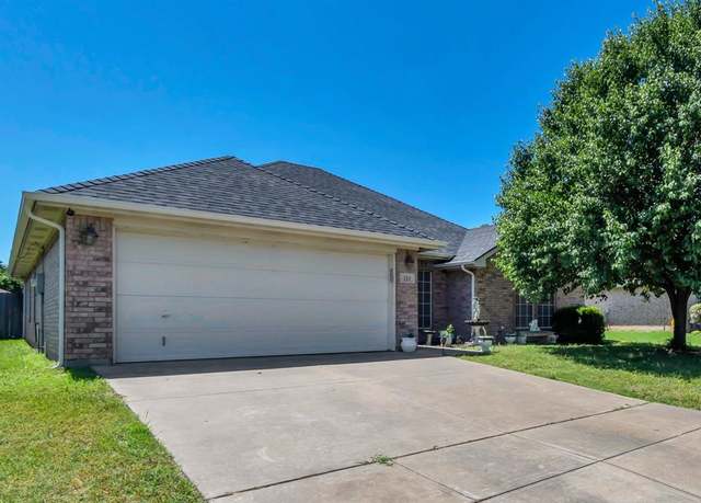 Property at 213 Rose Ave, Cleburne, TX 76033, 3 beds, 2 baths