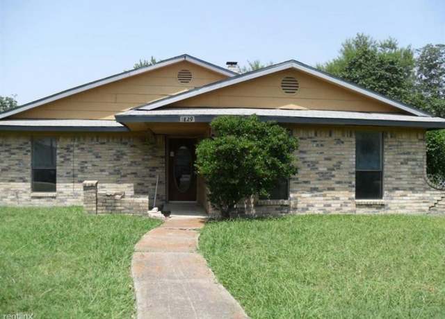 Property at 1829 Castle Dr, Garland, TX 75040, 5 beds, 2 baths