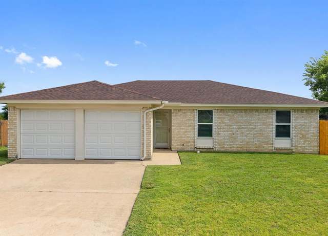 Property at 9920 Alemeda Ct, Fort Worth, TX 76108, 3 beds, 2 baths