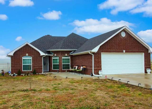 Property at 3087 Farm Road 1159, Clarksville, TX 75426, 3 beds, 2 baths