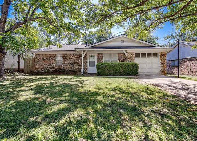 Property at 1403 Roberts Ave, Cleburne, TX 76033, 3 beds, 1 bath