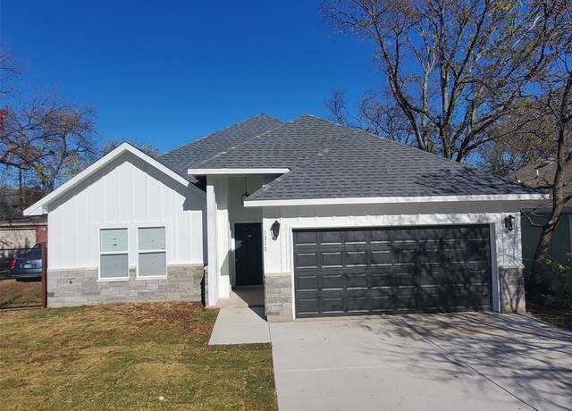 Property at 1313 E Powell Ave, Fort Worth, TX 76104, 3 beds, 2 baths