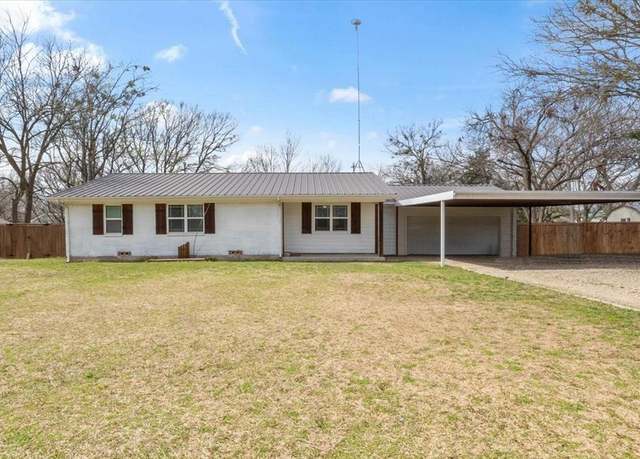 Property at 107 S Sycamore St, Leonard, TX 75452, 3 beds, 2 baths