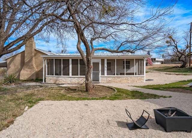 Property at 365 County Road 252, Sweetwater, TX 79556, 3 beds, 2.5 baths
