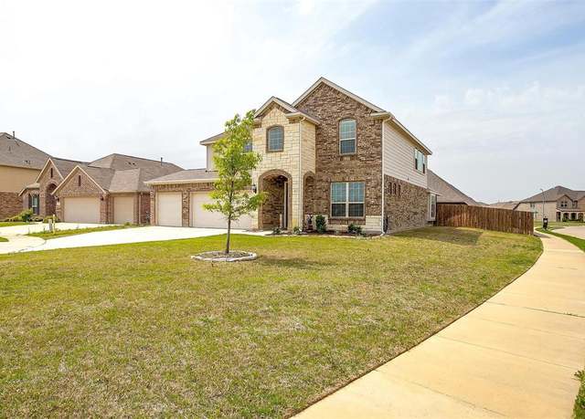 Property at 2400 Maple Stream Dr, Fort Worth, TX 76177, 4 beds, 2.5 baths