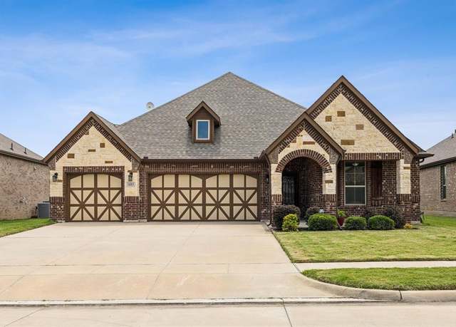 Property at 1685 Laramie Ln, Burleson, TX 76028, 4 beds, 3 baths