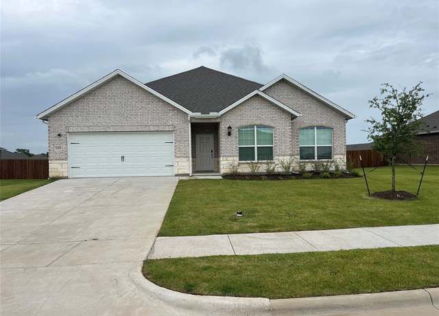 Property at 1455 Lakebrook Dr, Waxahachie, TX 75165, 4 beds, 2 baths