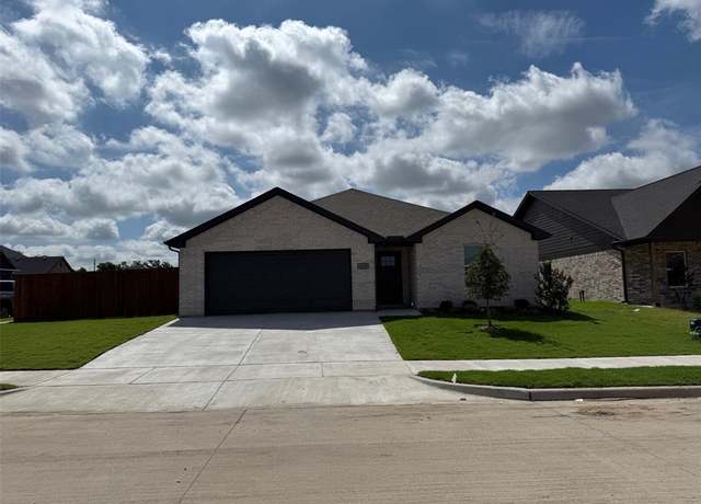 Property at 1803 Boxwood Dr, Sherman, TX 75092, 3 beds, 2 baths
