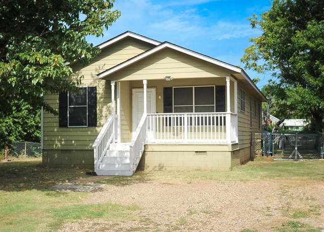 Property at 723 Carolina St, Graham, TX 76450, 2 beds, 2 baths