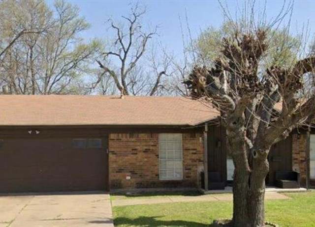 Property at 5645 Comer Dr, Fort Worth, TX 76134, 4 beds, 2 baths