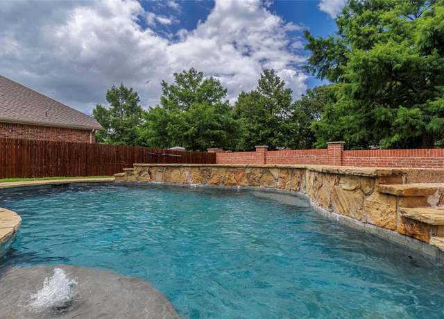 Property at 6828 Shoreway Dr, Grand Prairie, TX 75054, 4 beds, 3.5 baths