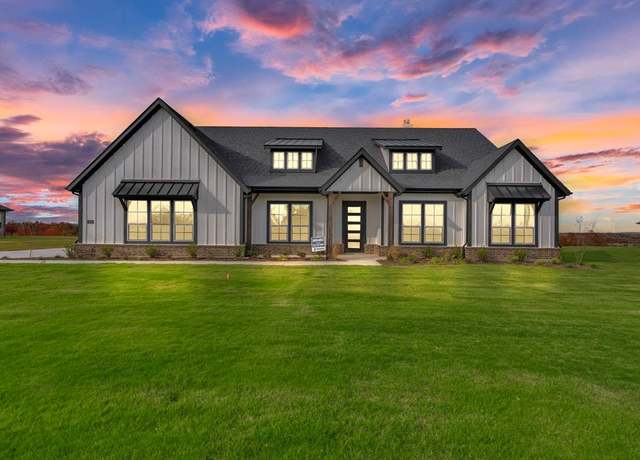 Property at 4233 Old Springtown Rd, Weatherford, TX 76082, 4 beds, 2.5 baths