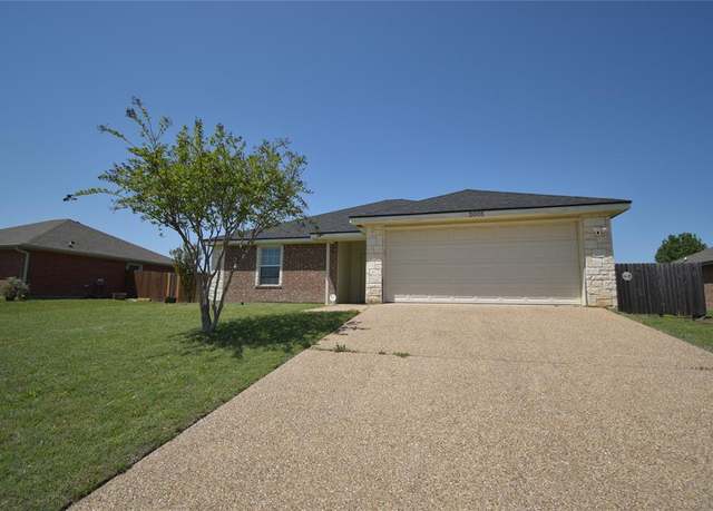 Property at 2005 Sabine Dr, Waco, TX 76708, 3 beds, 2 baths