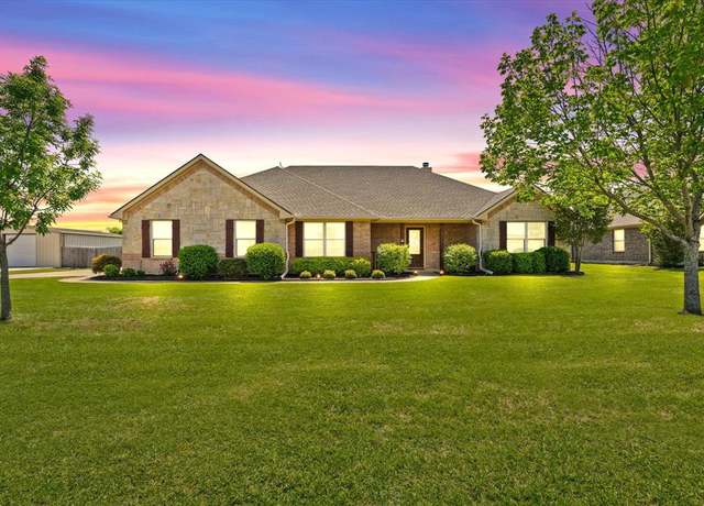 Property at 403 Brooks Dr, Nevada, TX 75173, 3 beds, 2 baths