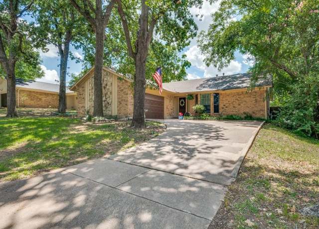 Property at 2206 Shady View Ct, Arlington, TX 76013, 3 beds, 2 baths