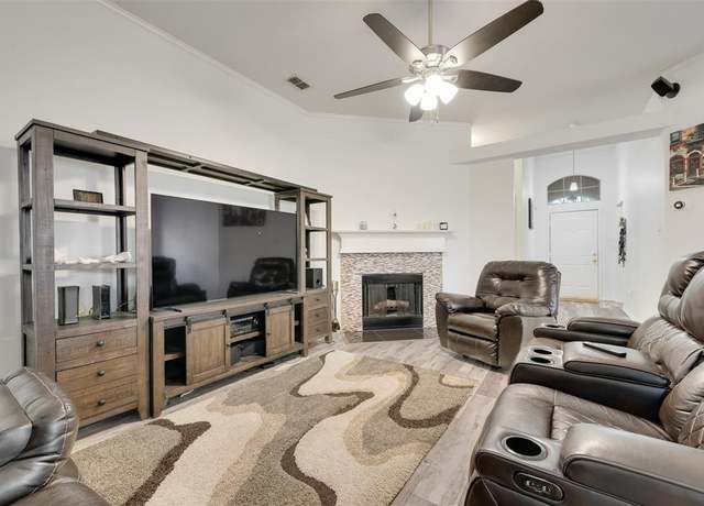 Property at 314 Hopewell Dr, Mckinney, TX 75071, 3 beds, 2 baths