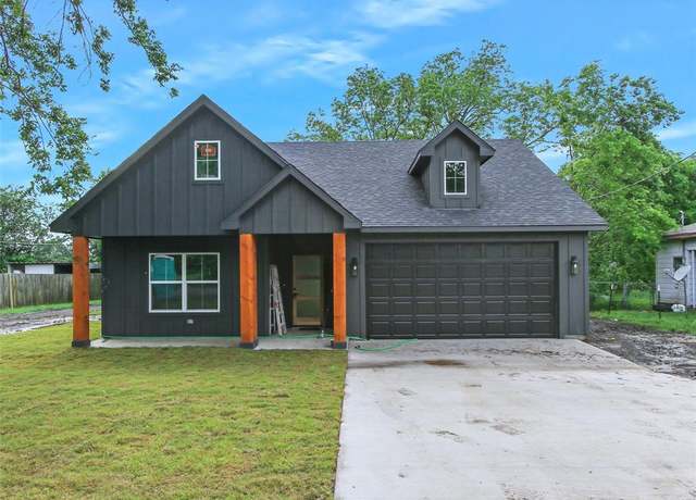 Property at 305 N Elm St, Leonard, TX 75452, 3 beds, 2 baths