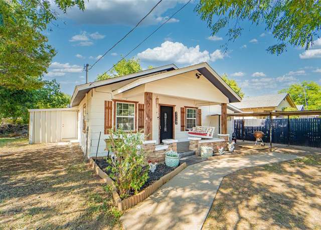 Property at 206 E 2nd St, Breckenridge, TX 76424, 3 beds, 1 bath